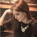 قلادة ذهبية مزخرفة